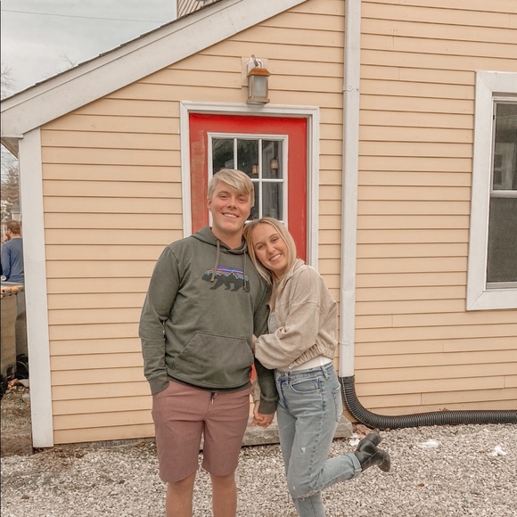 Meet your Posher, Isabella - Picture 1 of 1